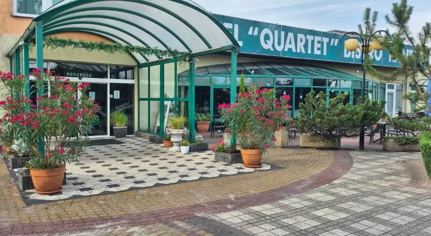 Quartet-Quality Restauracja i Noclegi - Image 1