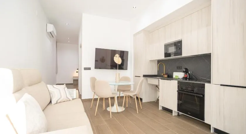 Valencia Central Flats-Elegante, junto al Roig Arena - Image 1