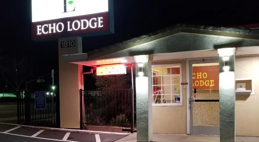 Echo Lodge - Image 1
