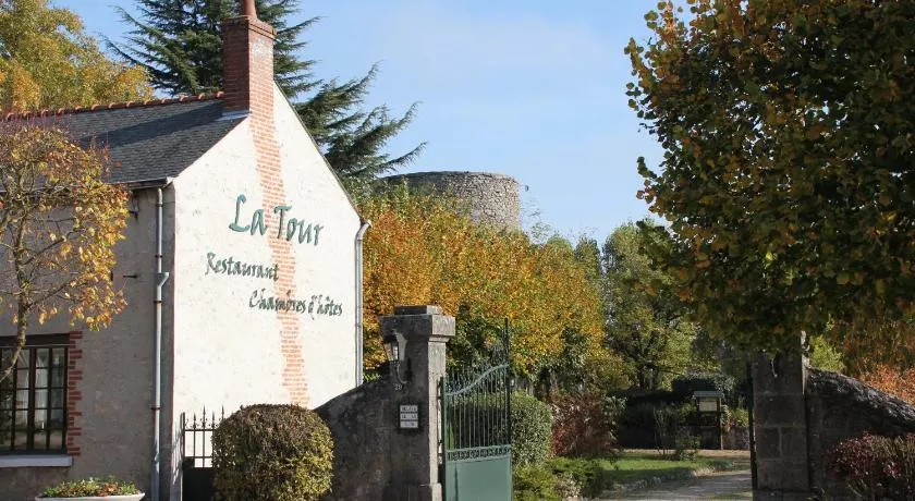 Le Relais de la Tour - Image 1