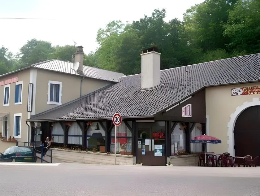 La Table Des Bons Peres - Image 1