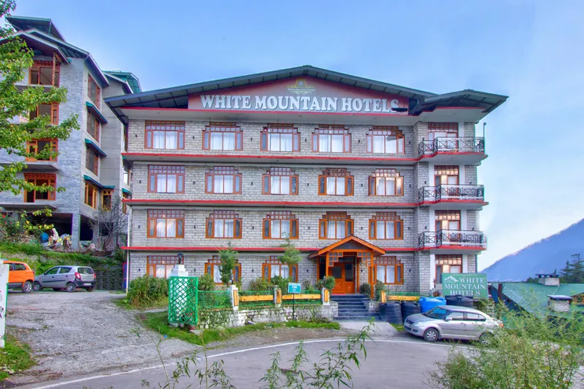 white Mountain Hotels - Image 1