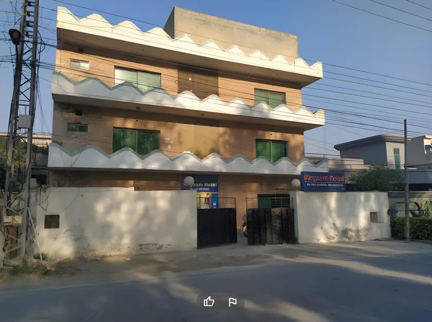 Magnum Hotel - Image 1