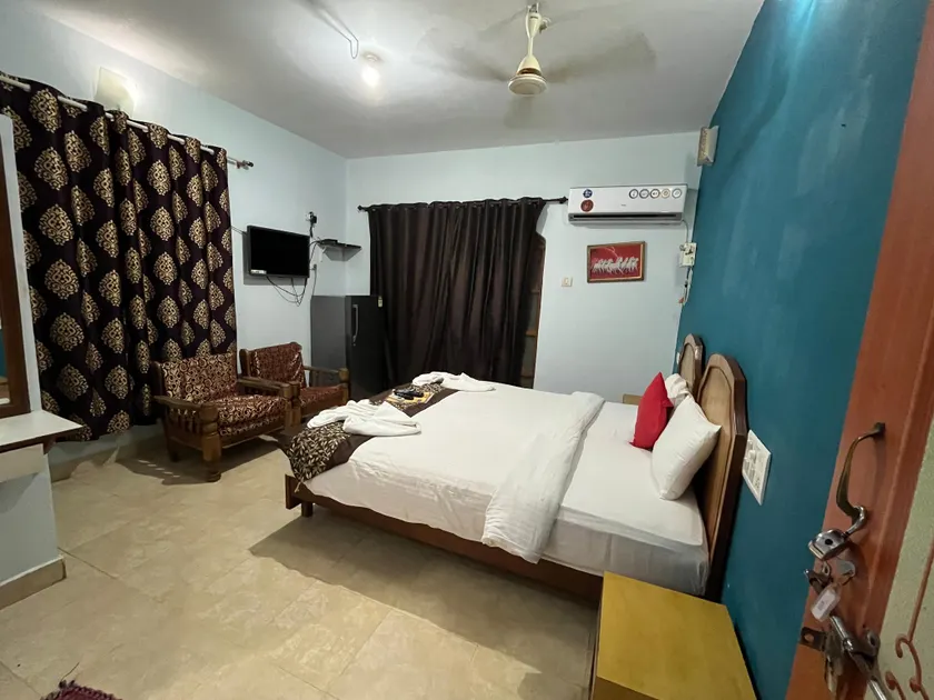 Baga river side hotel ocean - Image 1