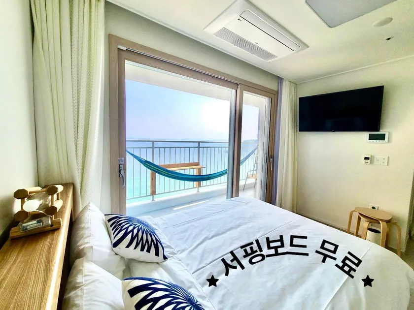 SurfingStay - Image 1