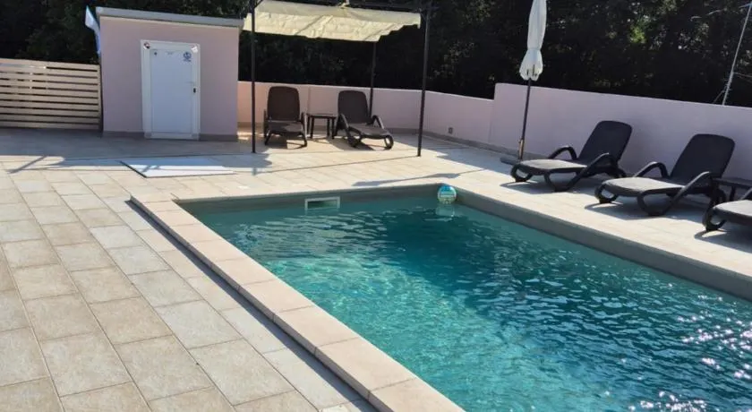 Wohnung mit Grill und beheiztem Pool - Image 1