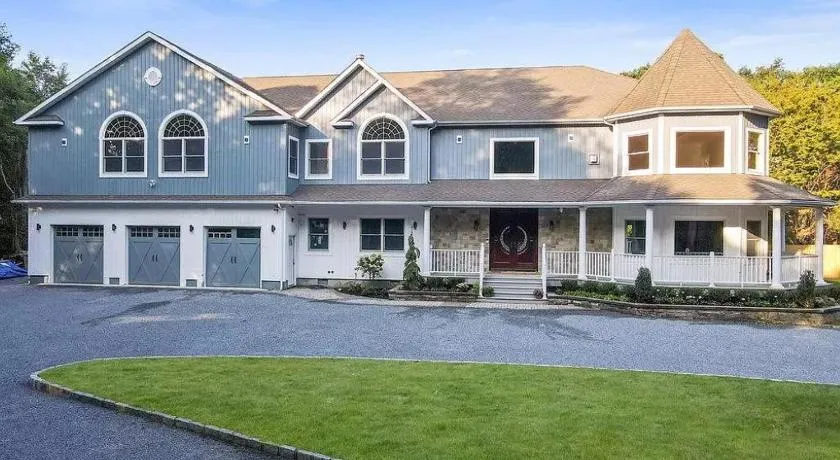 The President Mansion Luxurious 7BR Family Retreat - Image 1