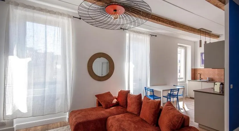 Apartment in the heart of Marseille well located - Image 1