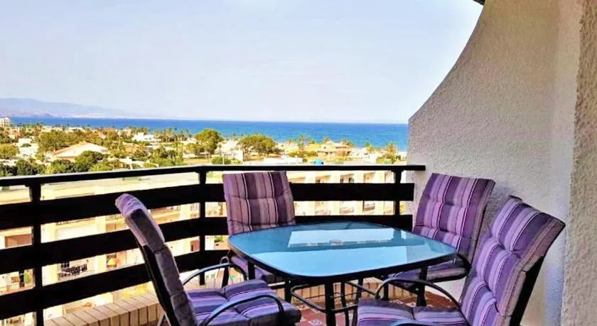 Apartamento Roquetas de Mar Urbanización, 2 dormitorios, Gran Terraza con vista al mar, wi-fi, parking y piscina - Image 1