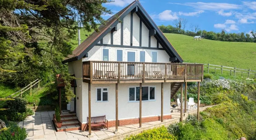 Seascape Cottage - Image 1
