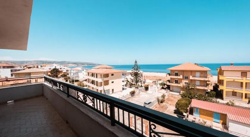 5 Stars - SEA FRONT APARTMENTS - Image 1