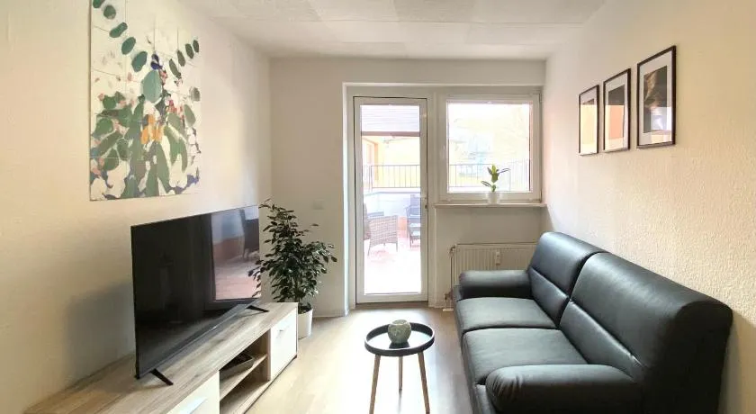 Gemütliche Unterkünfte für längeren Aufenthalt und Monteure inkl Balkon, Waschmaschine, WiFi, Küche und Parkplatz - Image 1