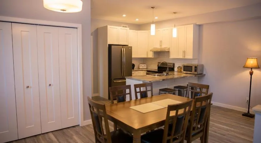 Downtown Whitehorse 4 bedrooms deluxe condo - Image 1