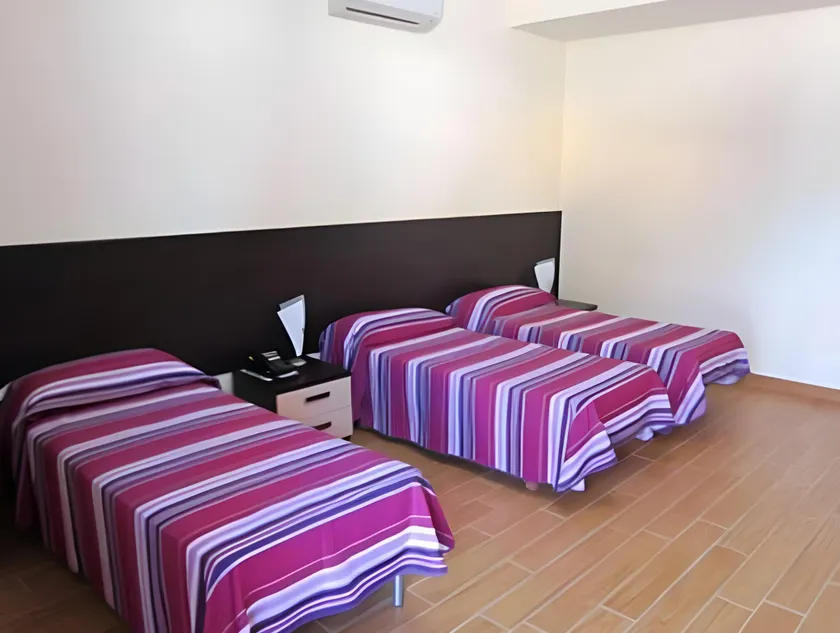 Motel Kratos - Image 1