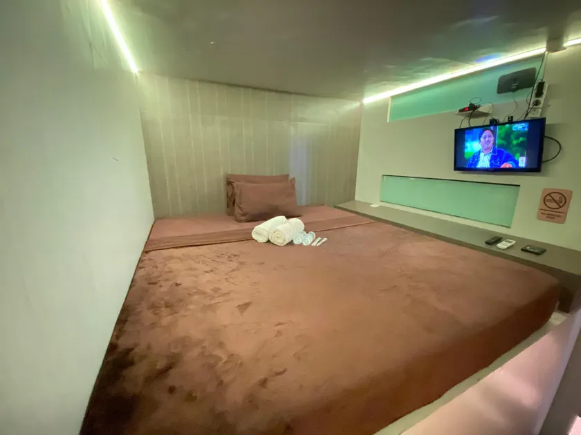 Capbo Capsule Hotel - Image 1