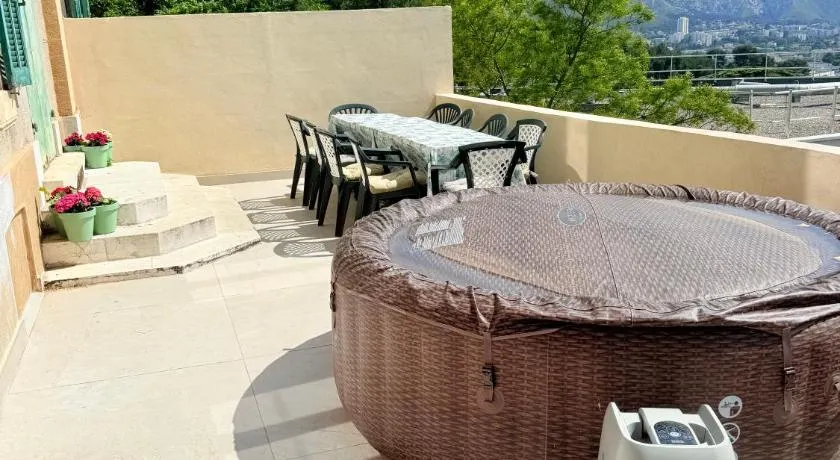Duplex avec Spa, terrasse vue mer Marseille Calme & Central - Image 1