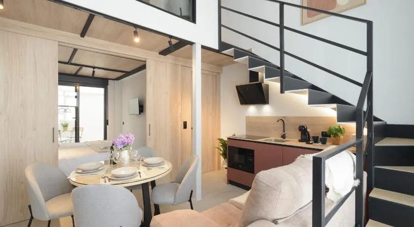 Apartamentos Nevada Metro con PARKING GRATIS - Image 1