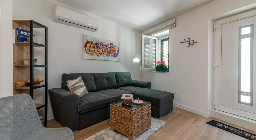 Apartman Benzon Vranjic - Image 1