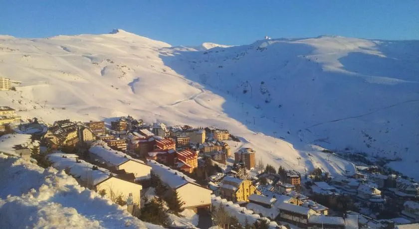 Sierra Nevada piso radiante wifi y parking gratuito - Image 1