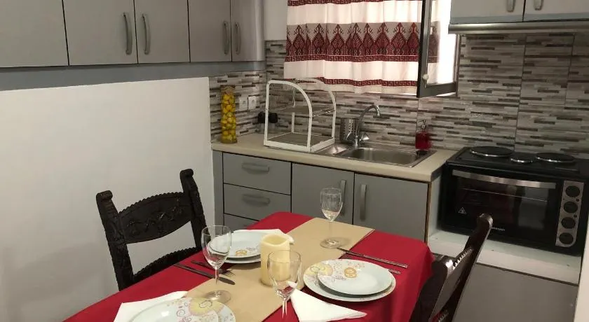 Little cottage - Image 1
