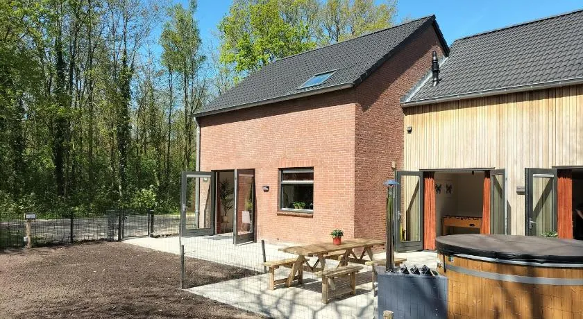5 Bedroom Luxurious Home In Afferden - Image 1