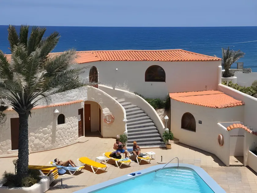 Playa Surf CBbC Hotel - Image 1