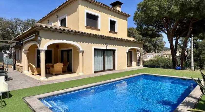 Casa Judibar con zona de barbacoa y piscina - Image 1