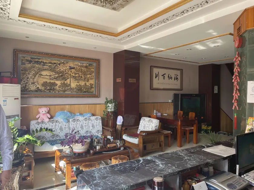 Julong Hotel - Image 1
