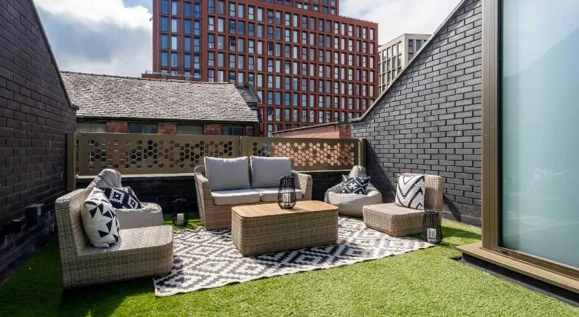 West Townhouse by CasaCity - Image 1