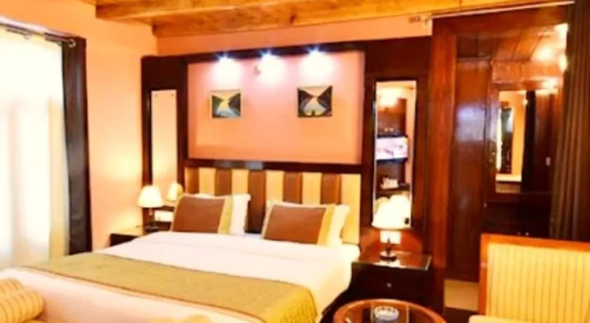 Hotel Legacy - Image 1