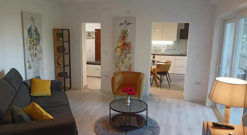 Parkside Oasis - Image 1