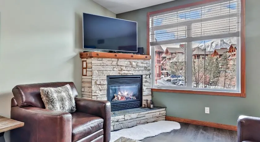 Inviting Condo Hot Tub & Relaxing Atmosphere! - Image 1