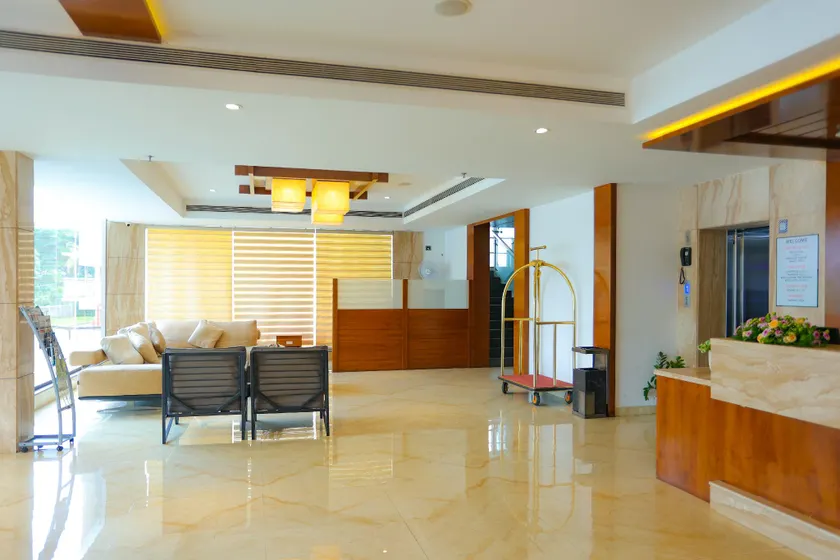 Hotel Ceasar Palace Kottayam - Image 1
