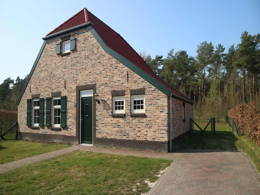 Farmhouse in Limburg with Sauna & Hot Tub - Image 1