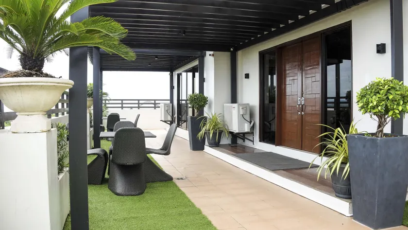 Sebastien Hotel - Image 1