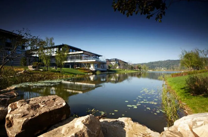 Primus Hotel Qipan Moutain Shenyang - Image 1