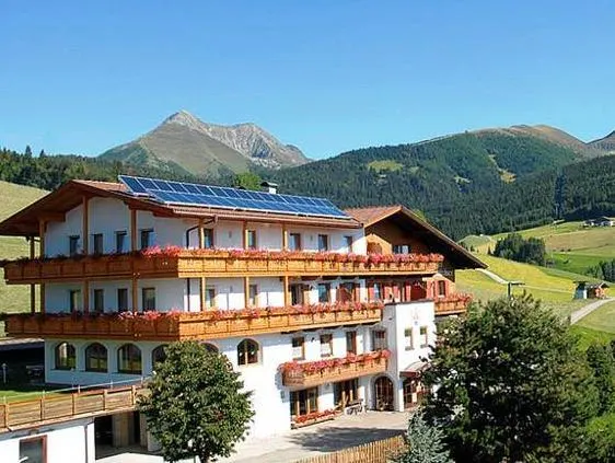 Hotel Purvita - Ski In Ski Out - Infinity Pool - Image 1
