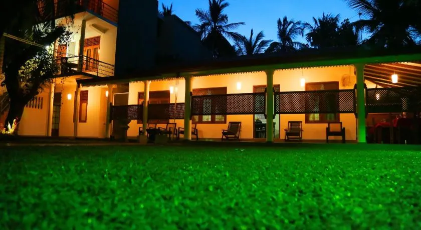 Vishmee Holiday Inn - Image 1