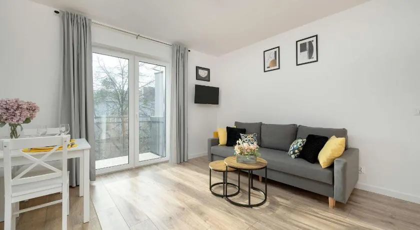 Cosy Apartment with Balcony by Noclegi Renters - Image 1