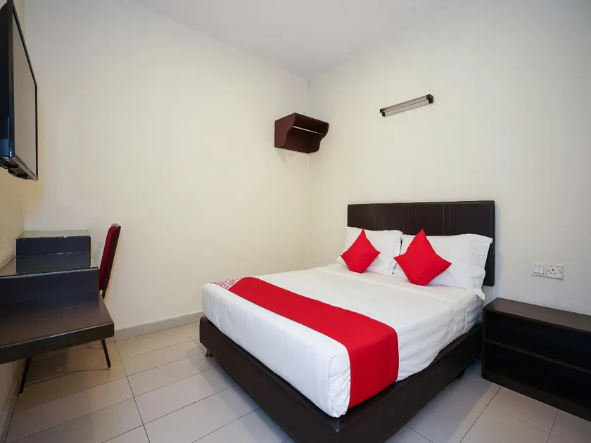 JJ Hotel Sitiawan - Image 1