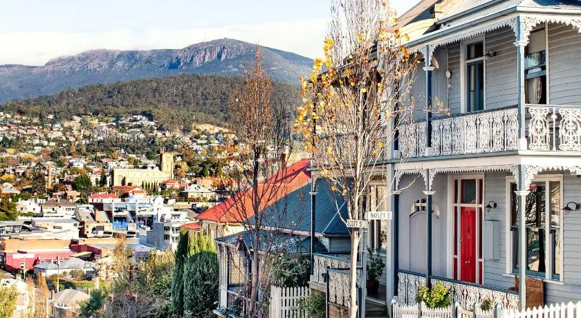 The Glebe Cottage - Image 1