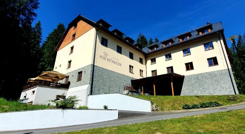 Wellness Hotel pod Kyčmolem - Image 1