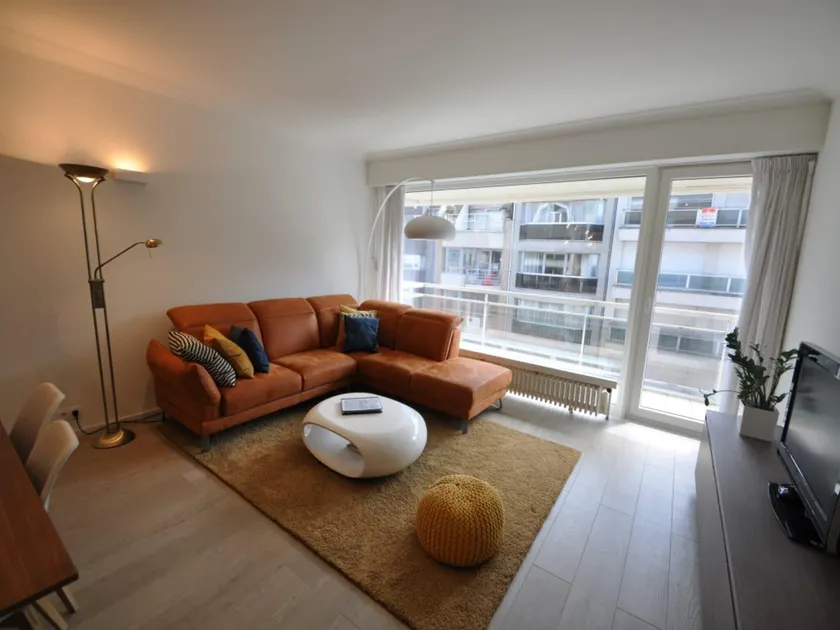 Modern 5th Floor Apartment - Image 1