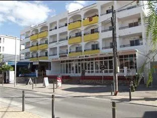 Apartamentos San Antonio Beach - Image 1