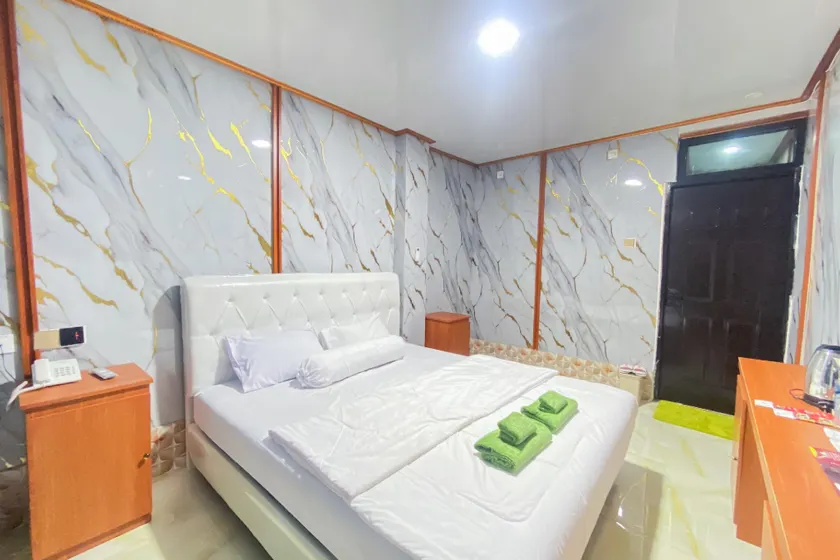 MVA Hotel Cafe and Resto Mitra RedDoorz - Image 1