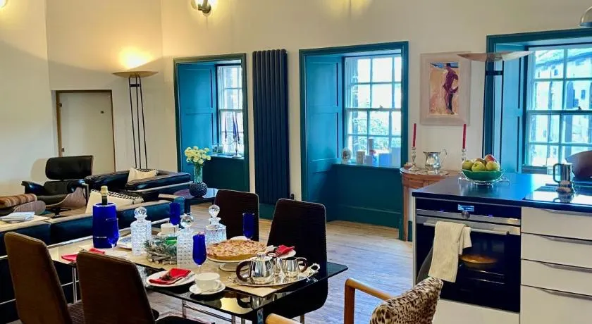 Fordells Lodgings Stylish Rooms in Historic Townhouse - Image 1