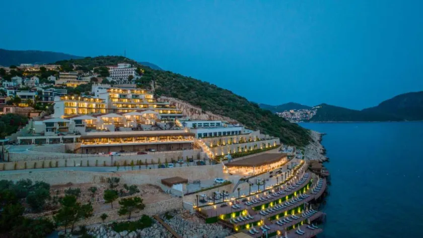 Lures Hotel - Image 1