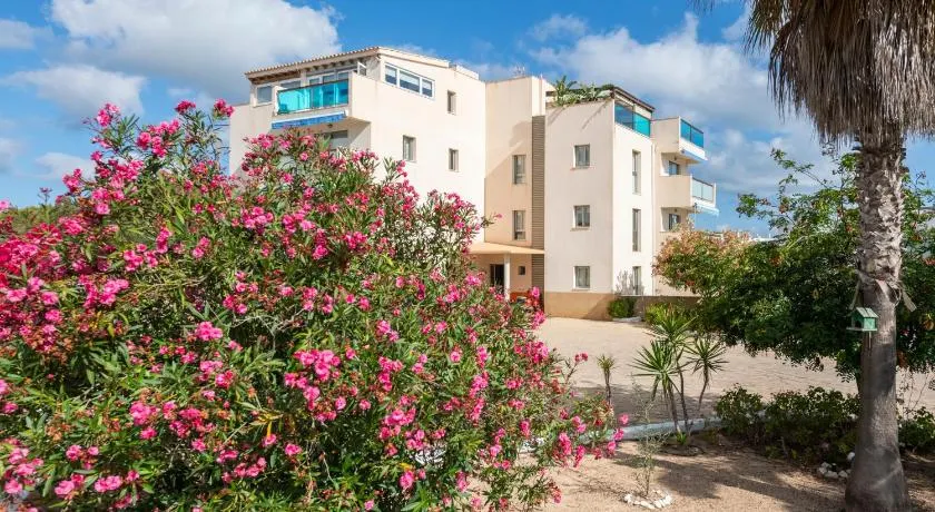 Apartamentos Catalina - Image 1
