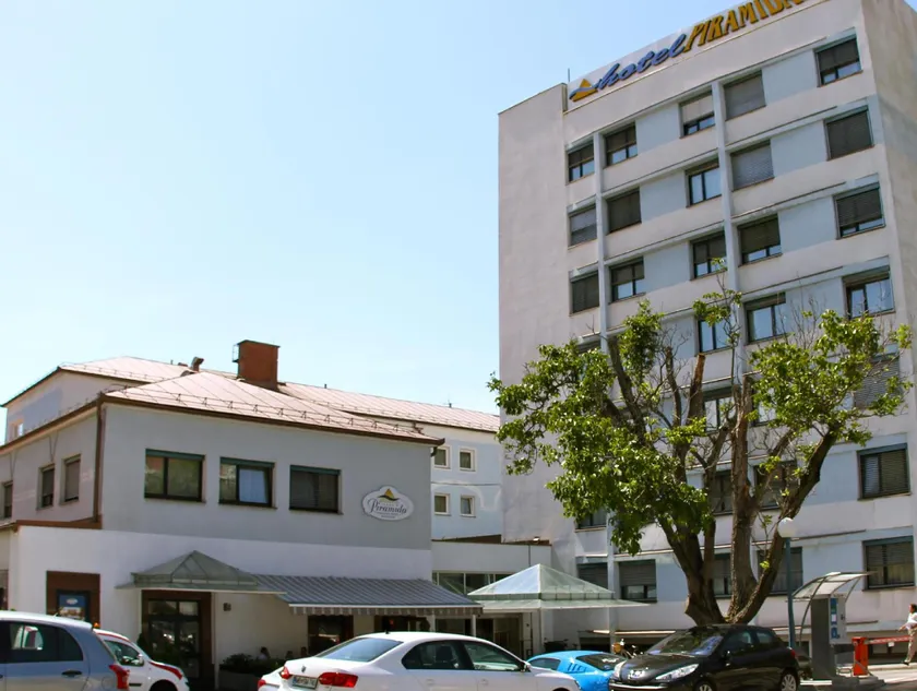 Hotel Piramida - Image 1