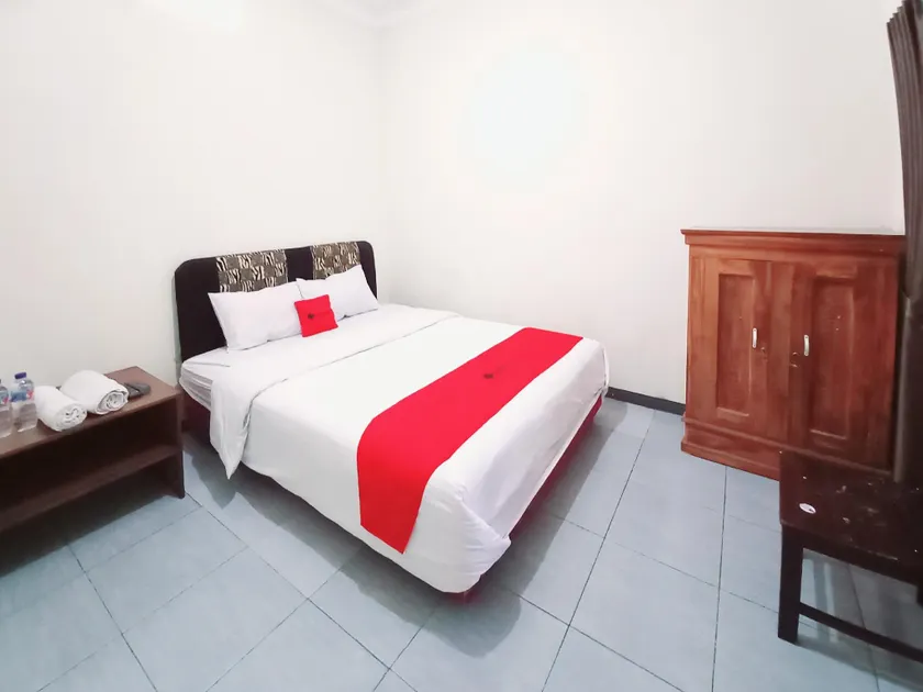 RedDoorz near BNS 3 Kota Wisata Batu - Image 1
